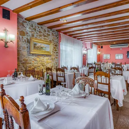 Restaurante El Roser Maison d'hôtes *