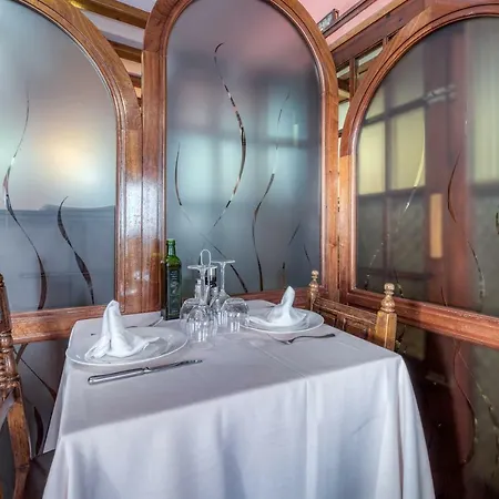Maison d'hôtes Restaurante El Roser *