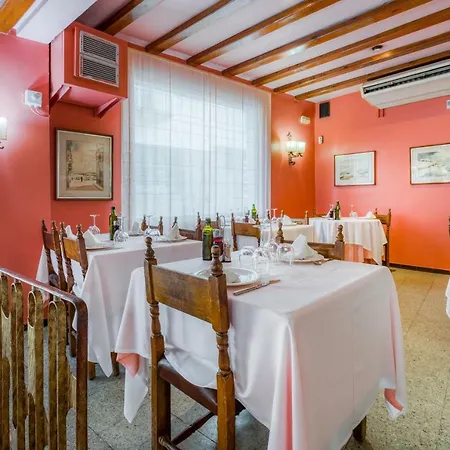 بيت ضيافة Restaurante El Roser