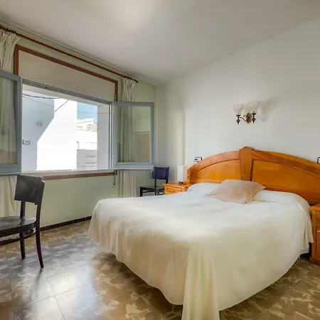 Restaurante El Roser Maison d'hôtes